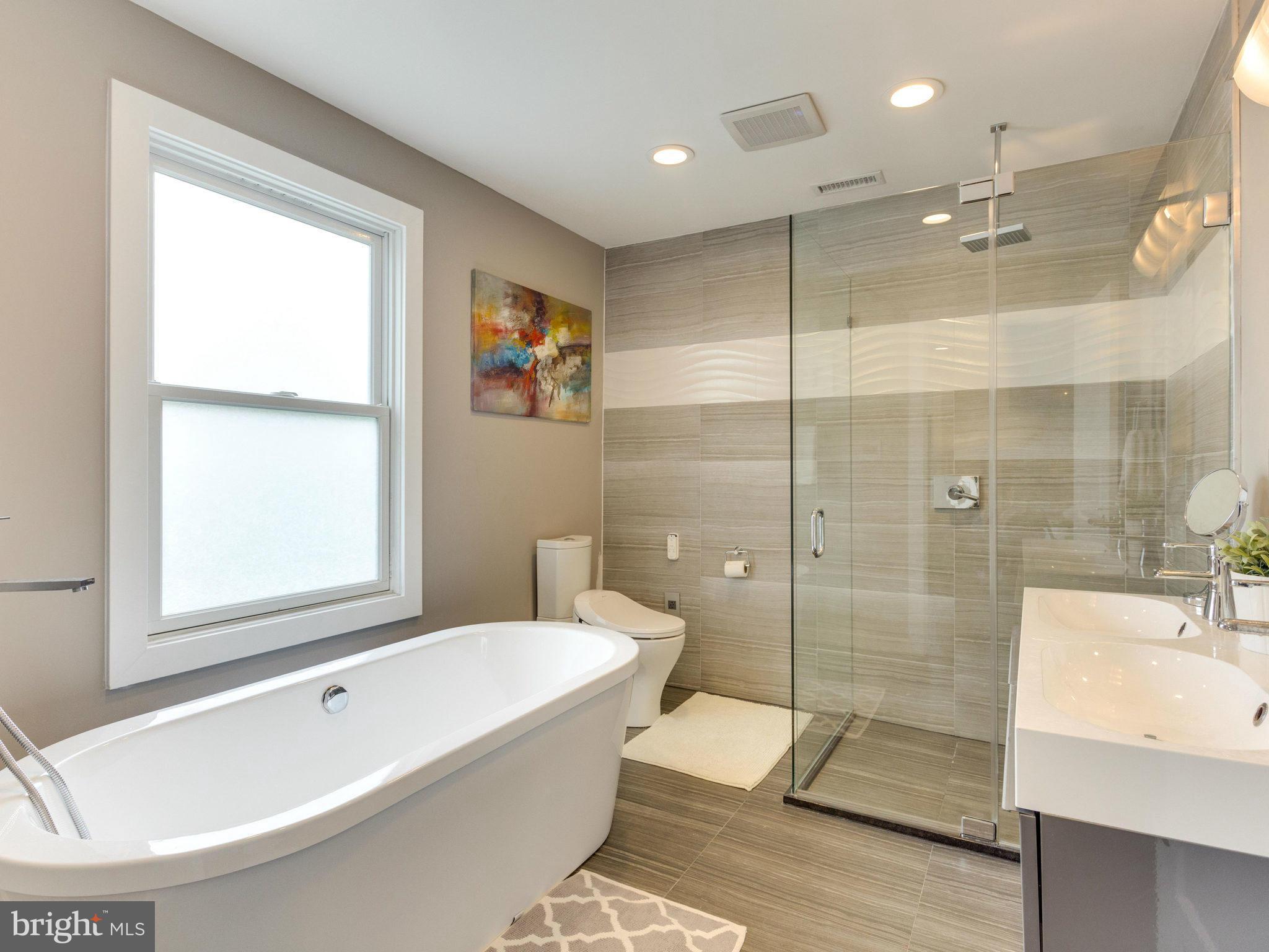 7414 Paxton Road Falls Church, VA 22043 - Photo 21 of 30 Bath (Master)