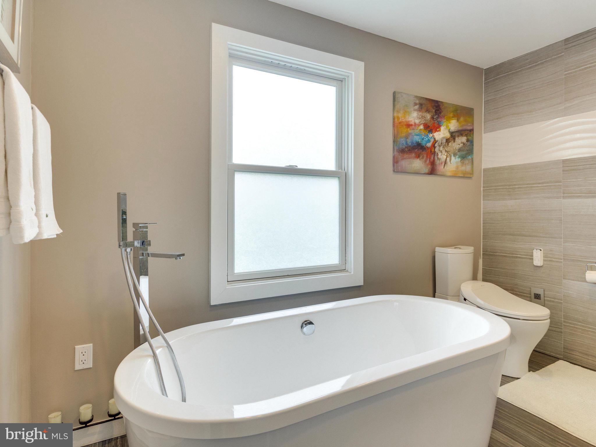 7414 Paxton Road Falls Church, VA 22043 - Photo 22 of 30 Bath (Master)