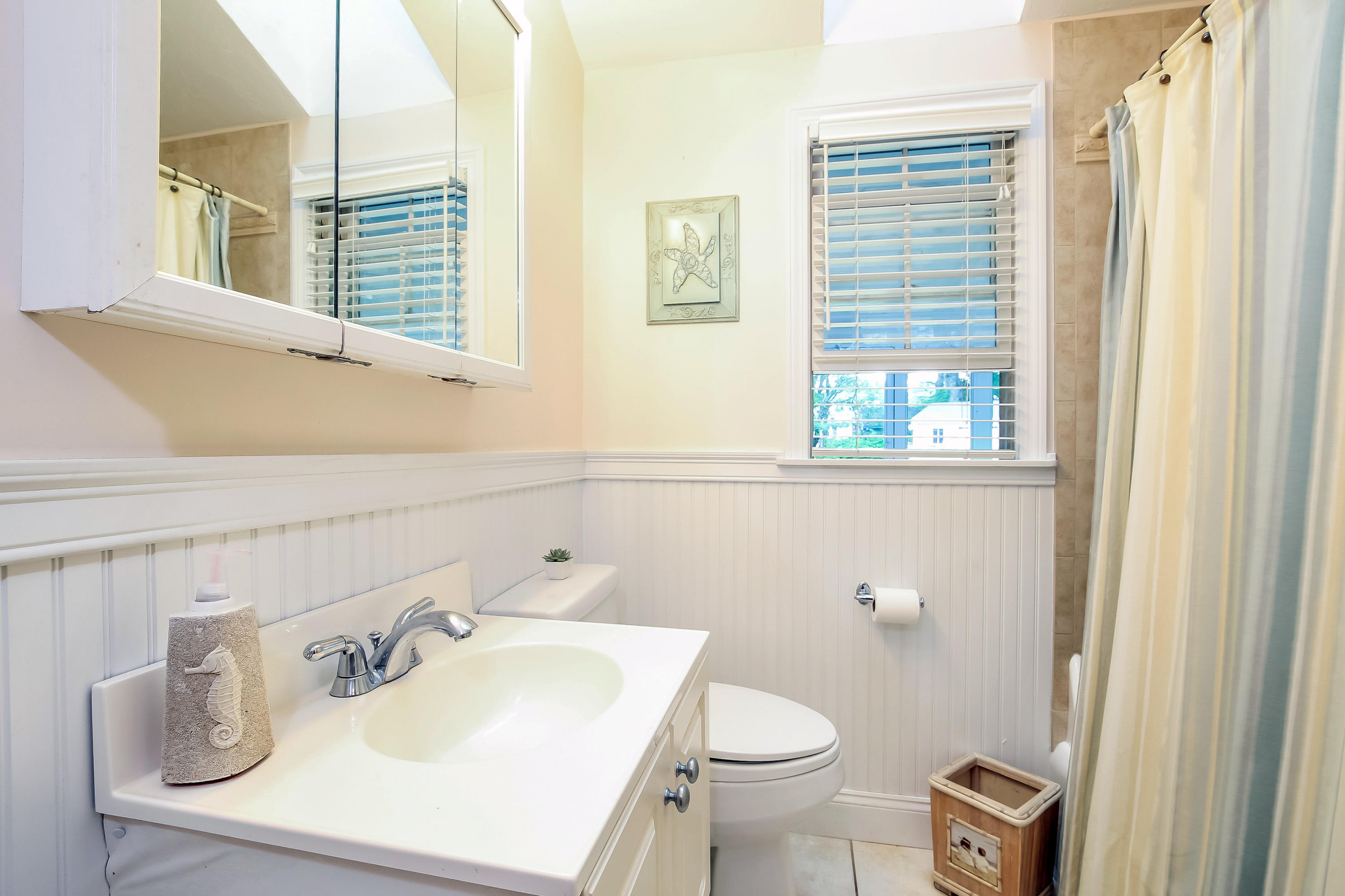 122 Lewis Road West Yarmouth, MA 02673 - Photo 21 of 36 020-photo-bathroom-5968240
