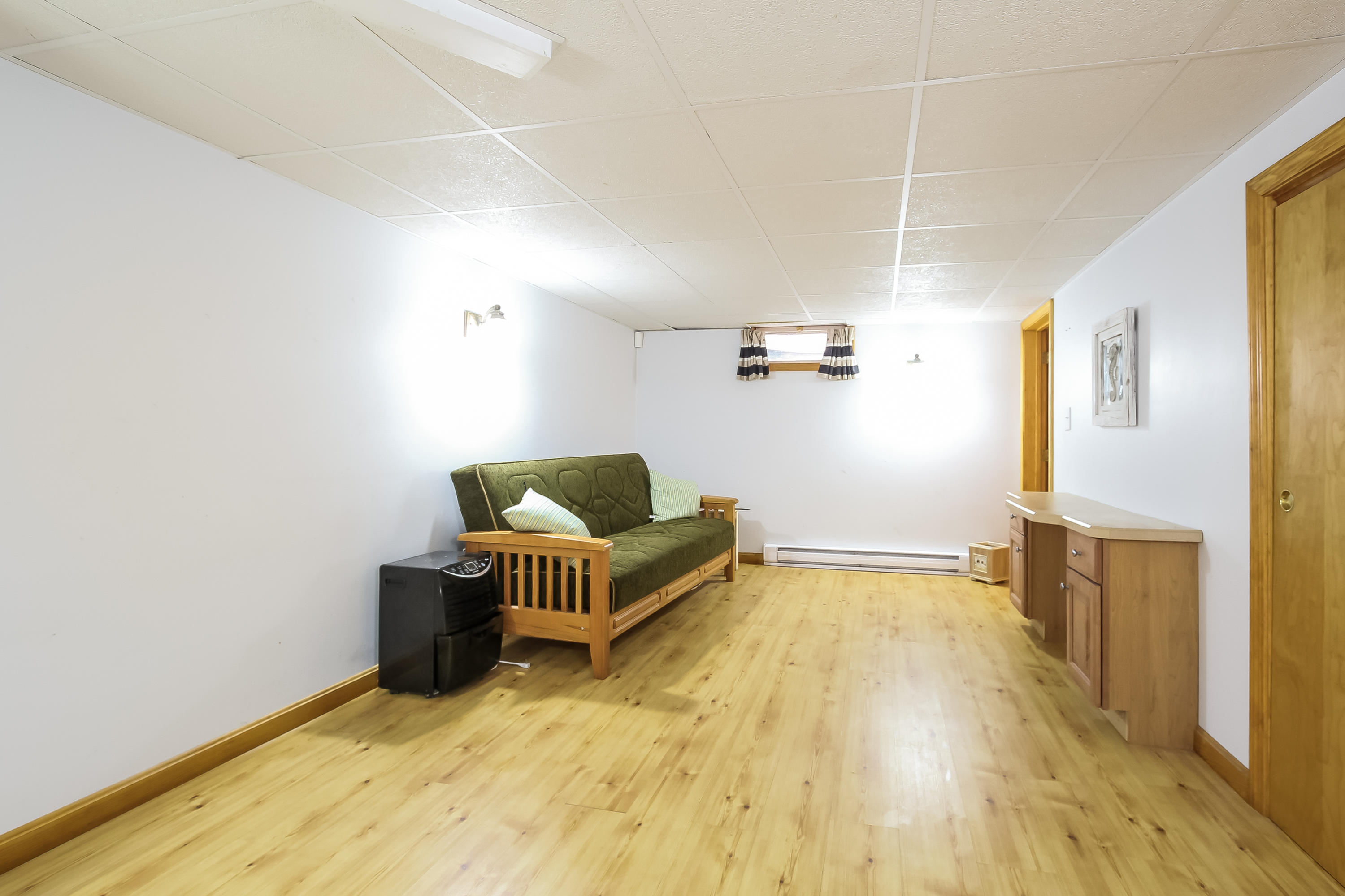 122 Lewis Road West Yarmouth, MA 02673 - Photo 22 of 36 021-photo-family-room-5968257