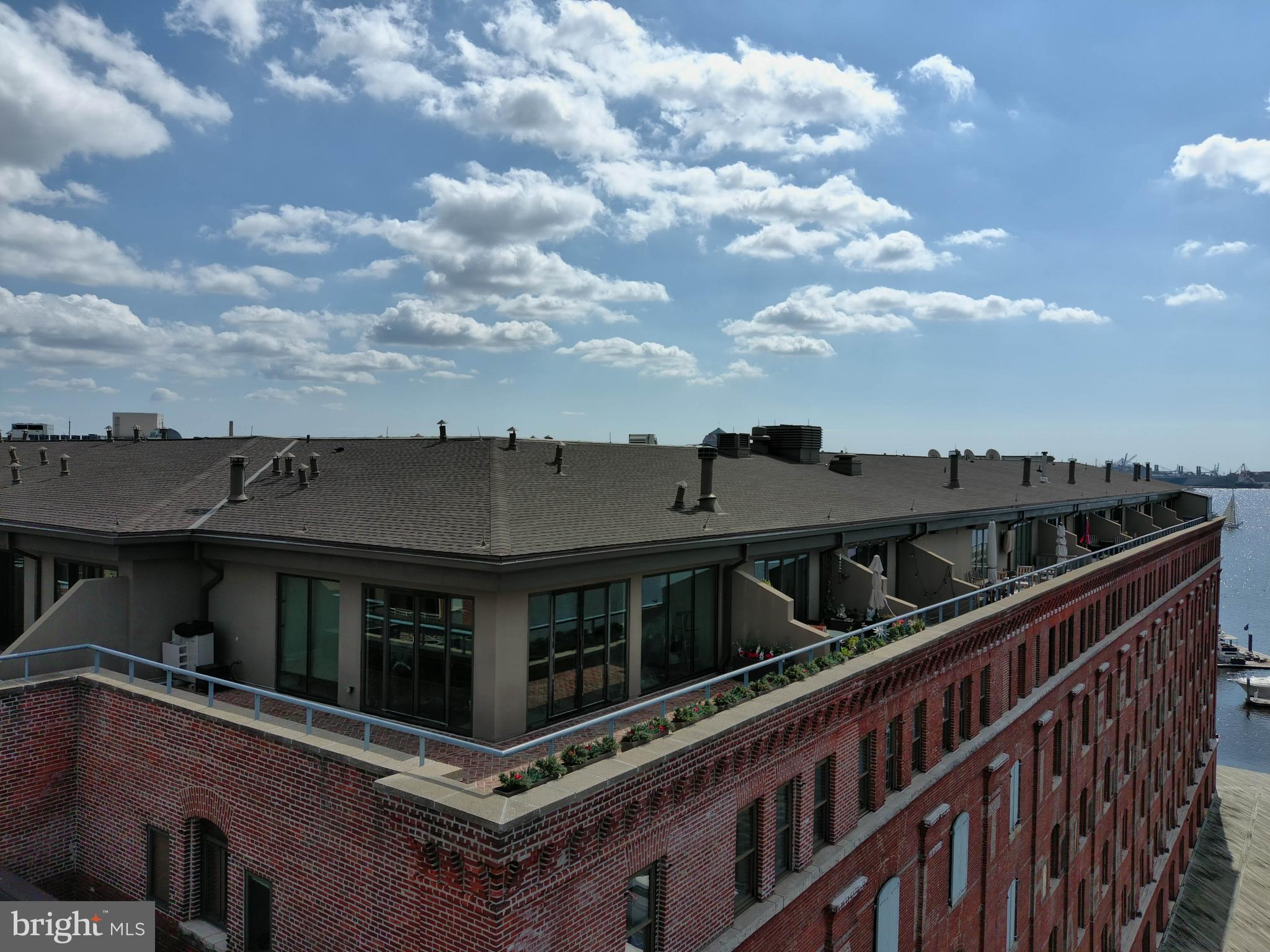 1000 Fell Street, Unit 646 Baltimore, MD 21231 - Photo 31 of 47 a view of a buildings with sky view