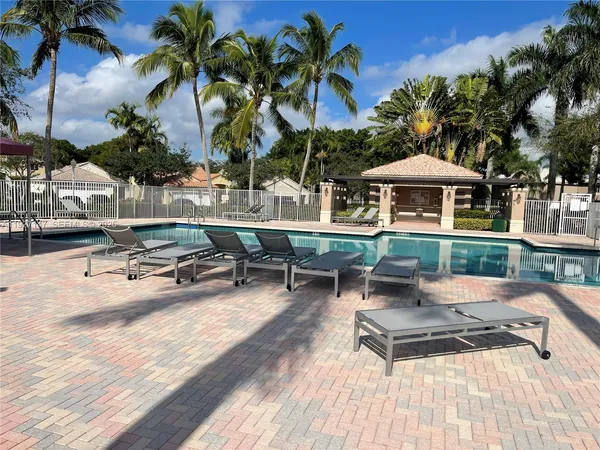 $3,400 | 1861 Salerno Circle, Unit 1861, Weston, FL 33327
