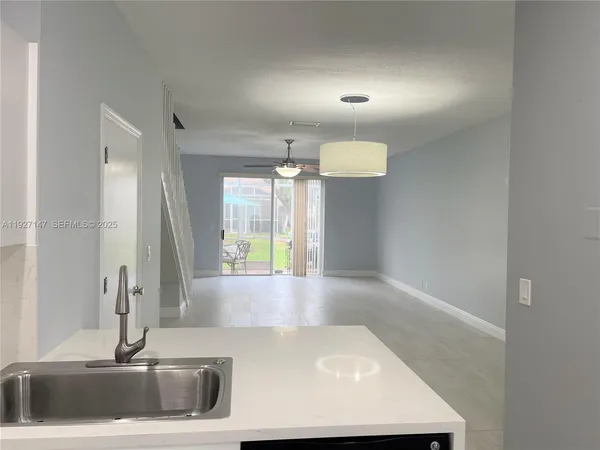 $3,400 | 1861 Salerno Circle, Unit 1861, Weston, FL 33327