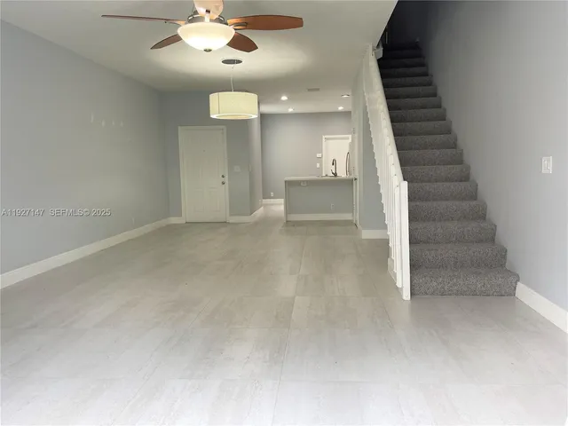 an entryway in a room