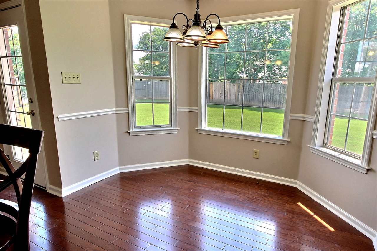 1358 River Ridge Drive Collierville, TN 38017 - Photo 4 of 18 Breakfast Nook with Bay windows