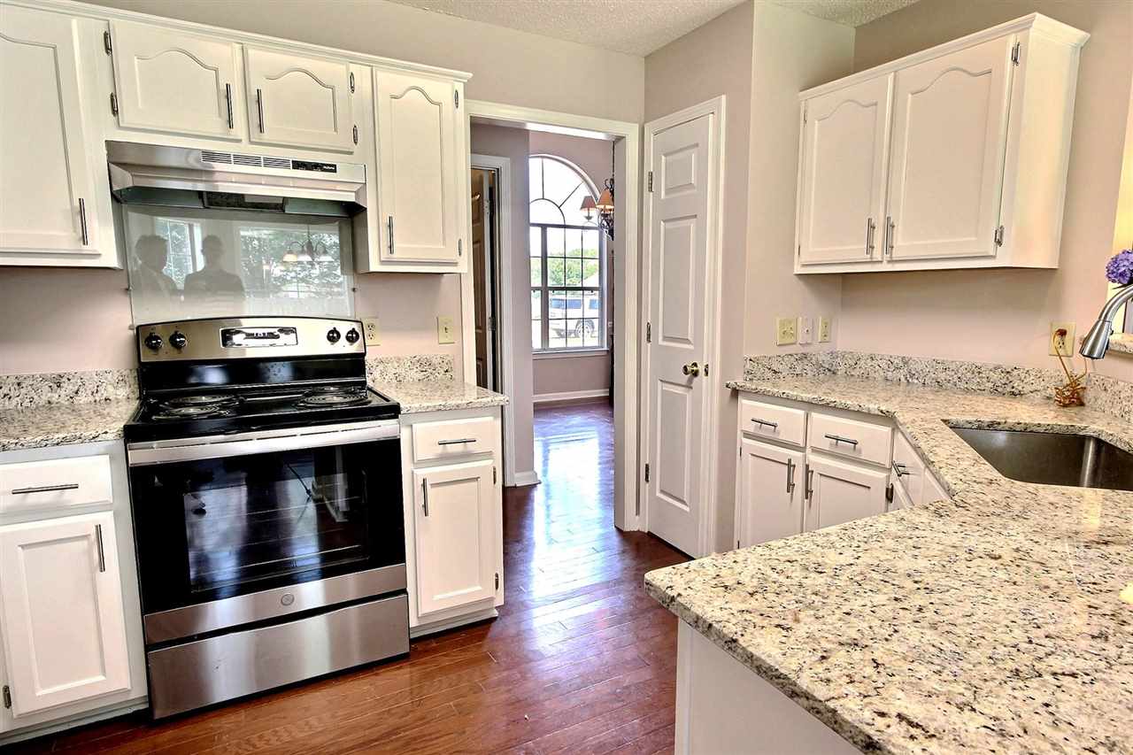 1358 River Ridge Drive Collierville, TN 38017 - Photo 5 of 18 Beautiful updated Kitchen!