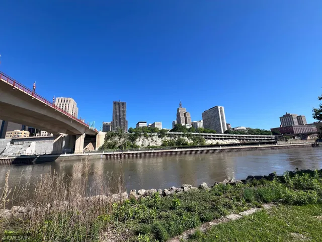 $129,900 | 26 West 10th Street, Unit 1409, St. Paul, MN 55102
