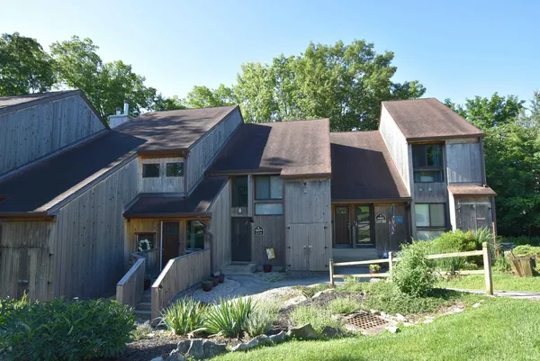 $164,900 | 9479 South Pointe Lasalles Drive, Bloomington, IN 47401
