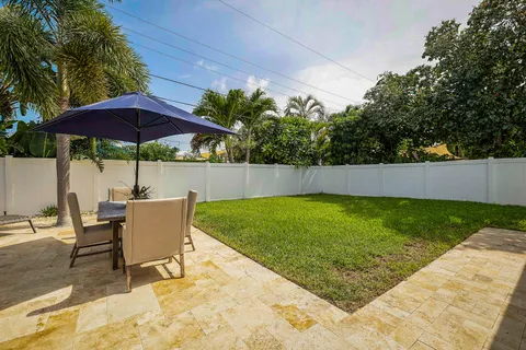 $998,000 | 2620 Northeast 53rd Street, Lighthouse Point, FL 33064