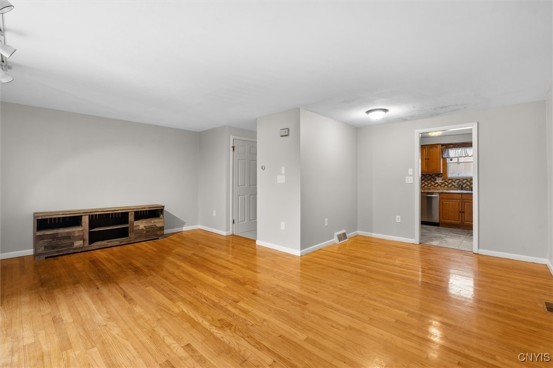 4307 Candlelight Lane Clay, NY 13090 - Photo 11 of 21