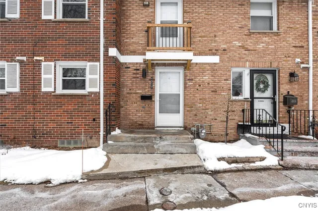 $2,200 | 4307 Candlelight Lane, Clay, NY 13090