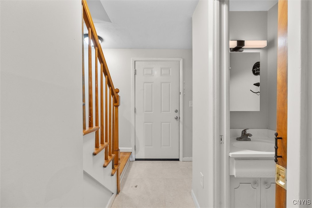 4307 Candlelight Lane Clay, NY 13090 - Photo 4 of 21