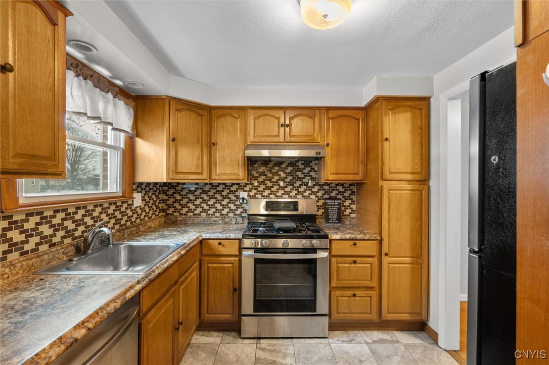 4307 Candlelight Lane Clay, NY 13090 - Photo 6 of 21