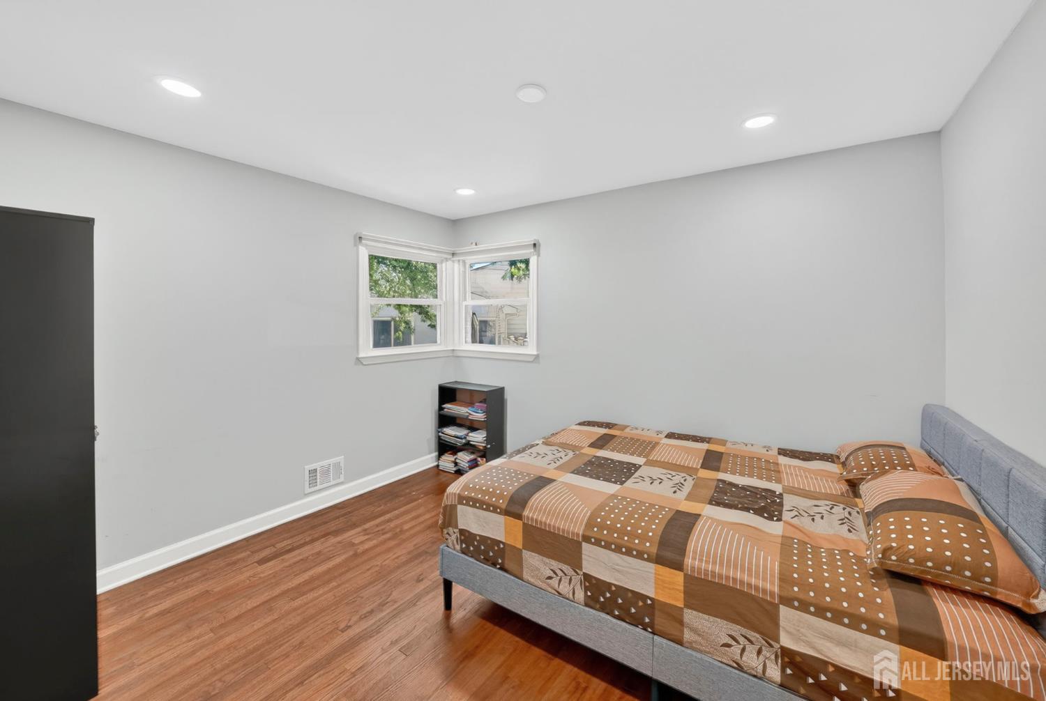 59 Eden Avenue Edison, NJ 08817 - Photo 26 of 45