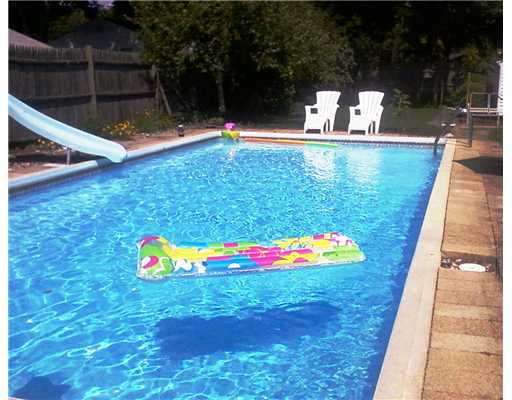 40 Plum Road East Providence, RI 02915 - Photo 12 of 12 Swimming Pool/Hot Tub/Sauna.