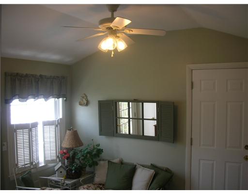 40 Plum Road East Providence, RI 02915 - Photo 2 of 12 Den/Family/Great Room.