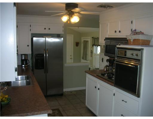 40 Plum Road East Providence, RI 02915 - Photo 3 of 12 Kitchen.