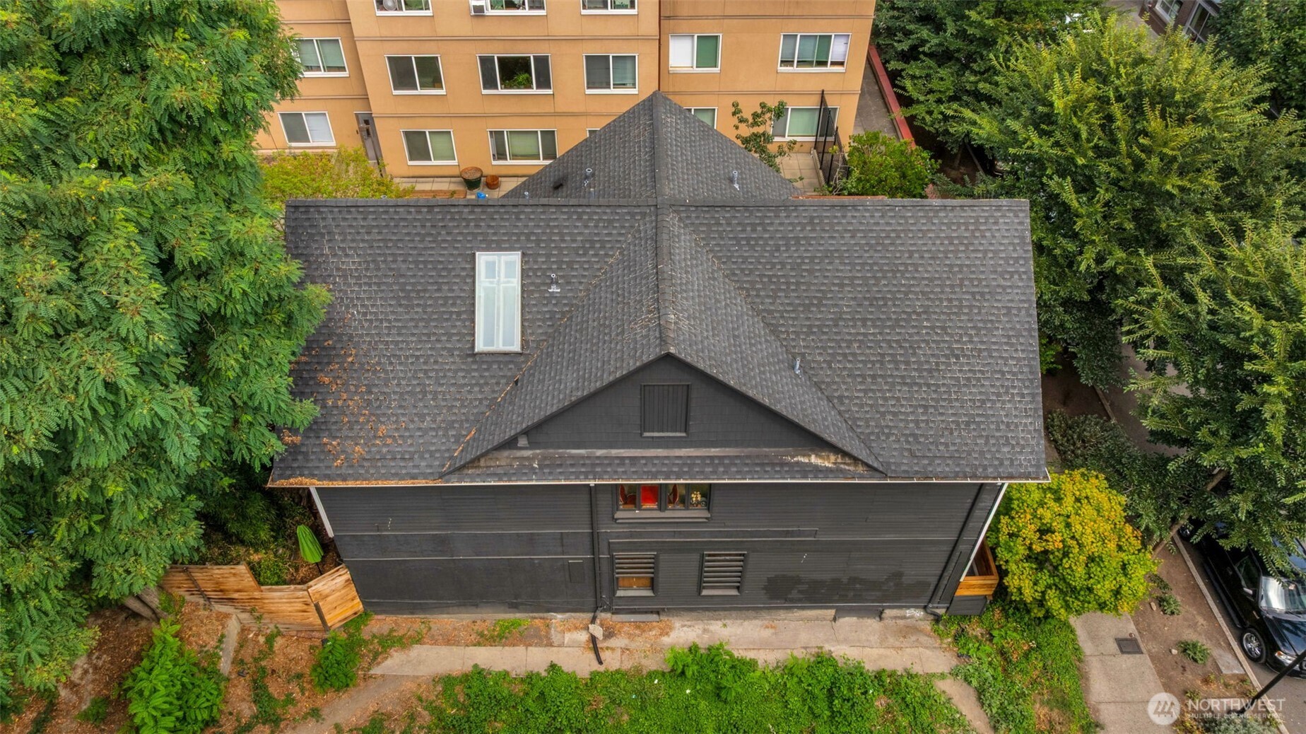 417 Minor Avenue North Seattle, WA 98109 - Photo 8 of 36 a view of a back yard