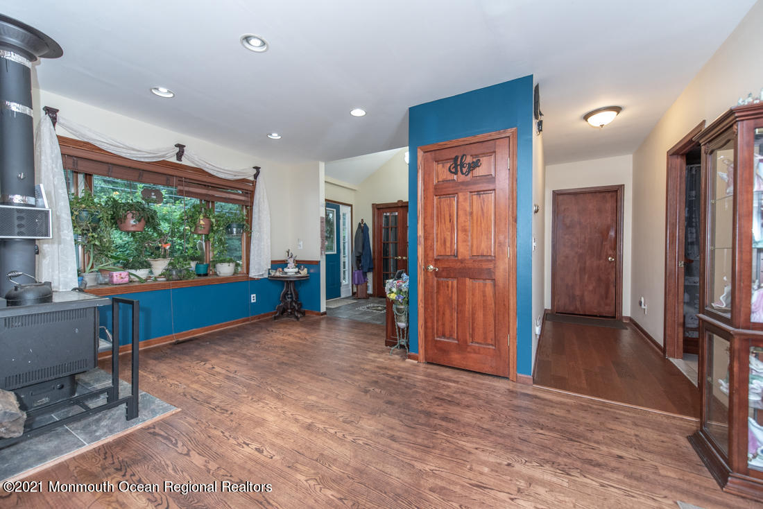 490 Hyson Road Jackson, NJ 08527 - Photo 13 of 47 Kitchen towards den
