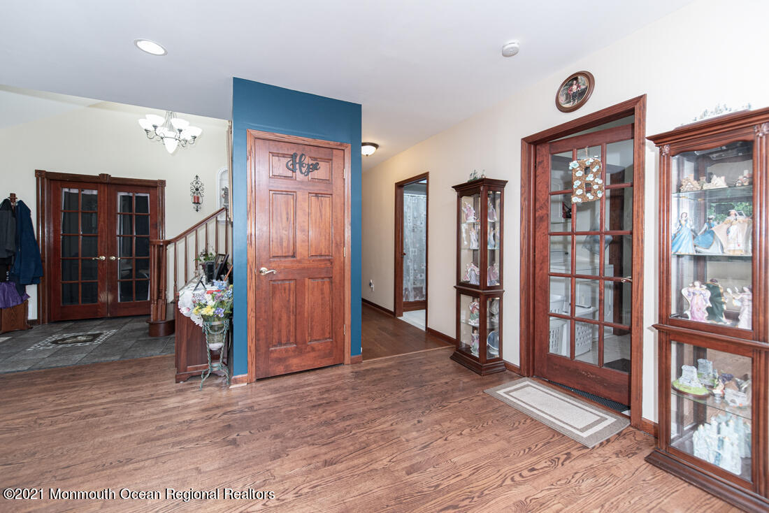 490 Hyson Road Jackson, NJ 08527 - Photo 14 of 47 Den towards Laundry