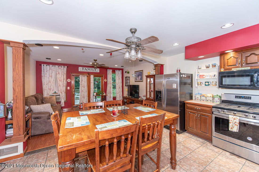 490 Hyson Road Jackson, NJ 08527 - Photo 21 of 47 Kitchen towards Living Room
