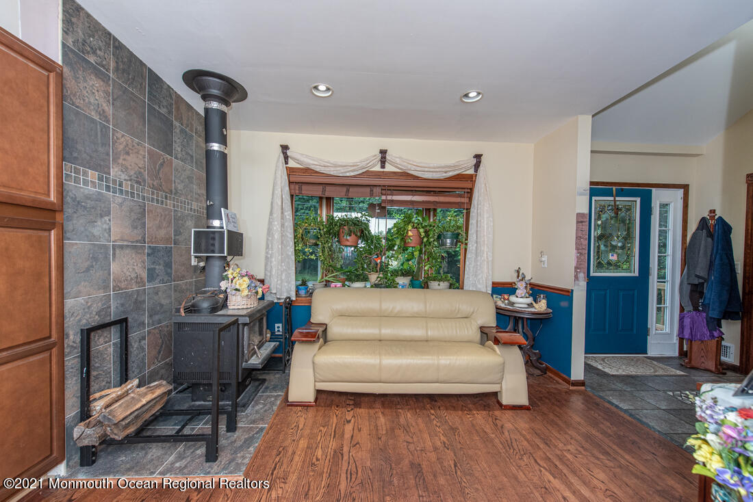 490 Hyson Road Jackson, NJ 08527 - Photo 10 of 47 Den area