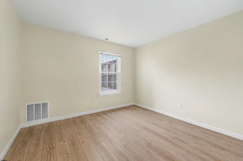 $185,000 | 3211 Juniper Court, Unit 3211, Mays Landing, NJ 08330