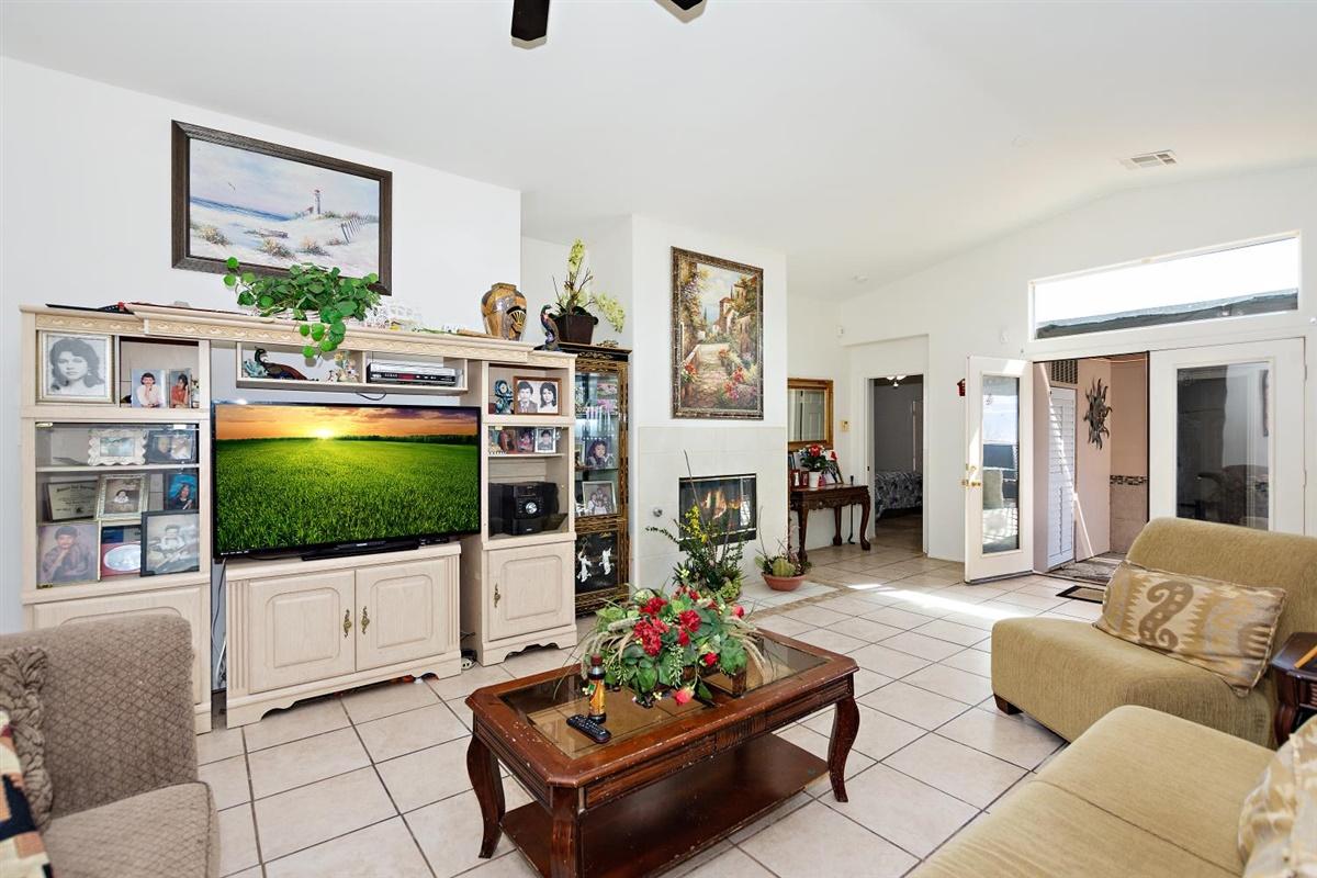 66049 Santa Rosa Road Desert Hot Springs, CA 92240 - Photo 5 of 23 04-Living Room