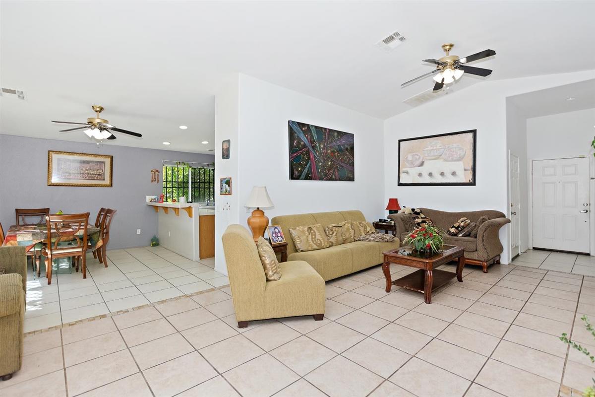 66049 Santa Rosa Road Desert Hot Springs, CA 92240 - Photo 6 of 23 05-Living Room