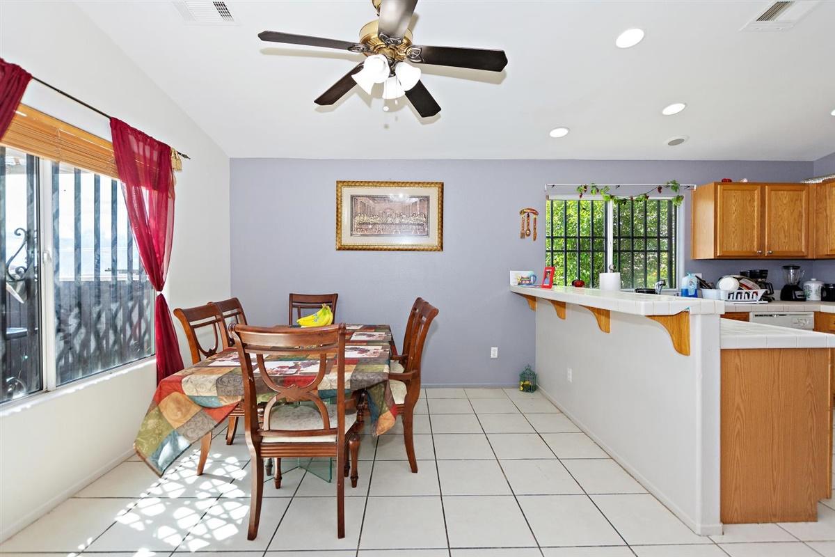 66049 Santa Rosa Road Desert Hot Springs, CA 92240 - Photo 7 of 23 06-Dining Room