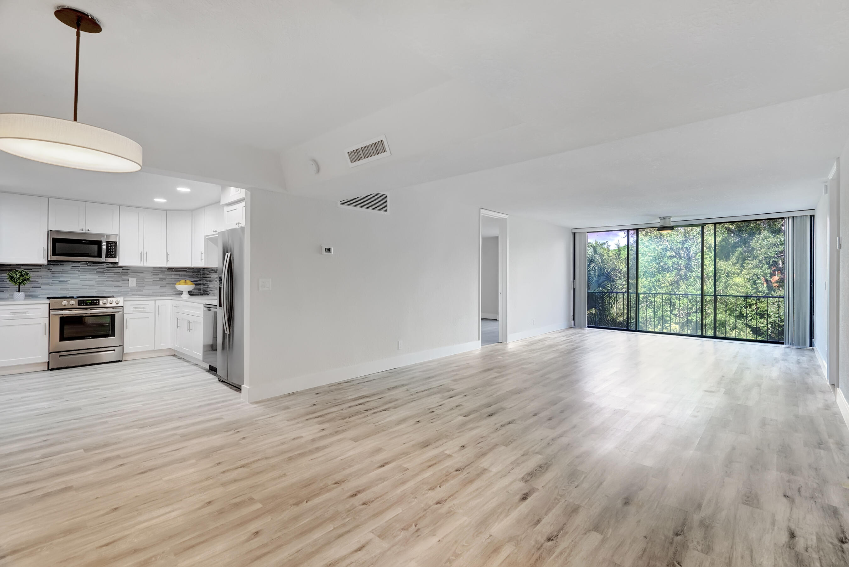501 Southwest 11th Place, Unit 311 Boca Raton, FL 33432 - Photo 3 of 29 DSC02989