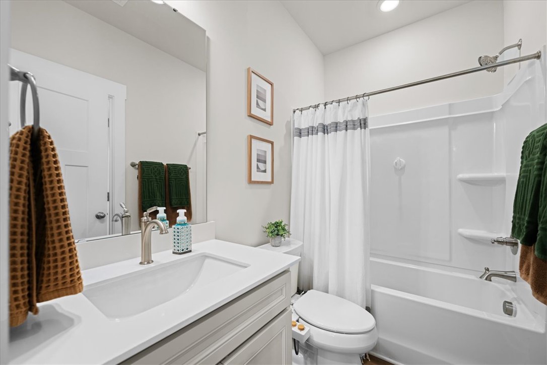 621 Wh Kay Lane Anderson, SC 29621 - Photo 19 of 50 Fresh and Clean - located on the Main level for Private Guest use.