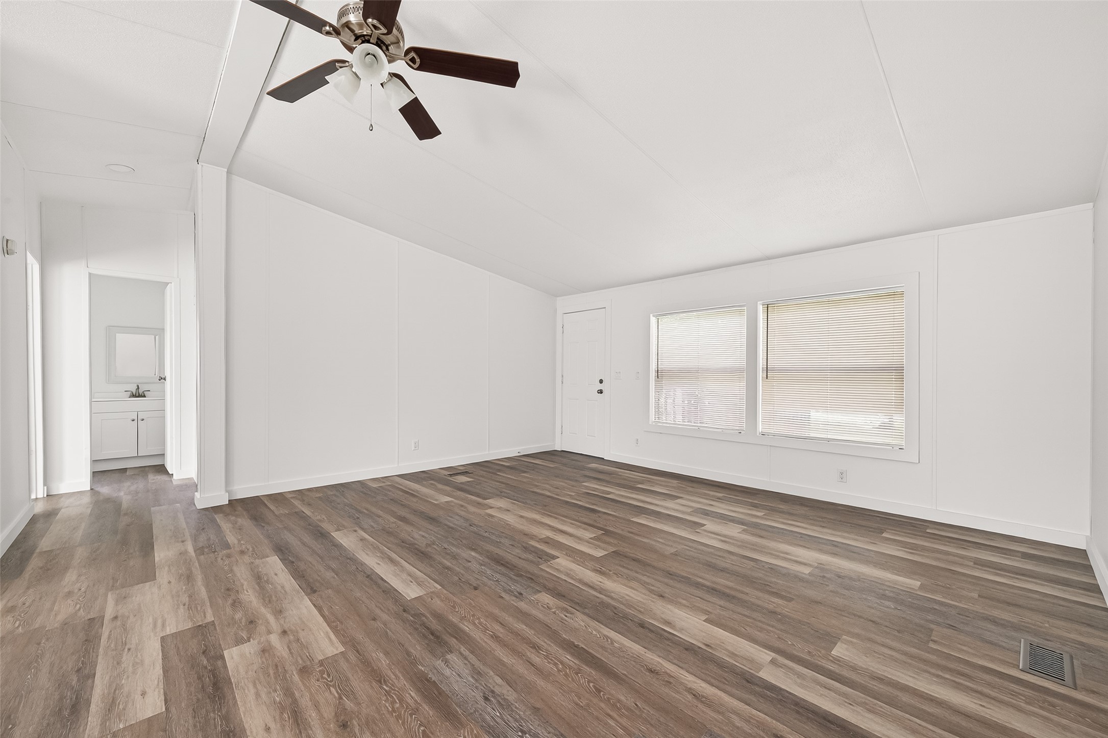 6018 Barney Lane Rosharon, TX 77583 - Photo 10 of 38