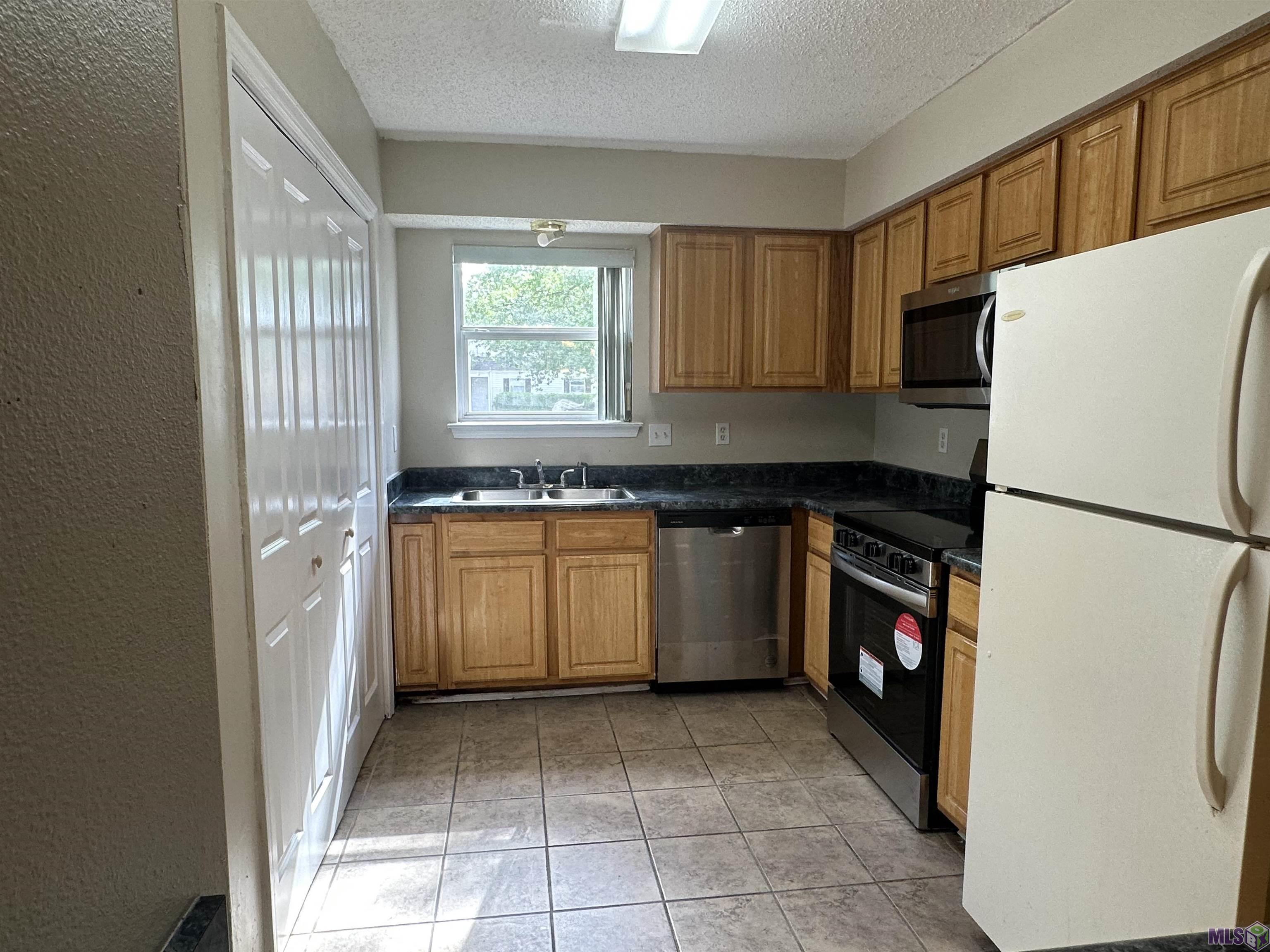 112 Birdie Drive, Unit 19E Slidell, LA 70460 - Photo 5 of 25