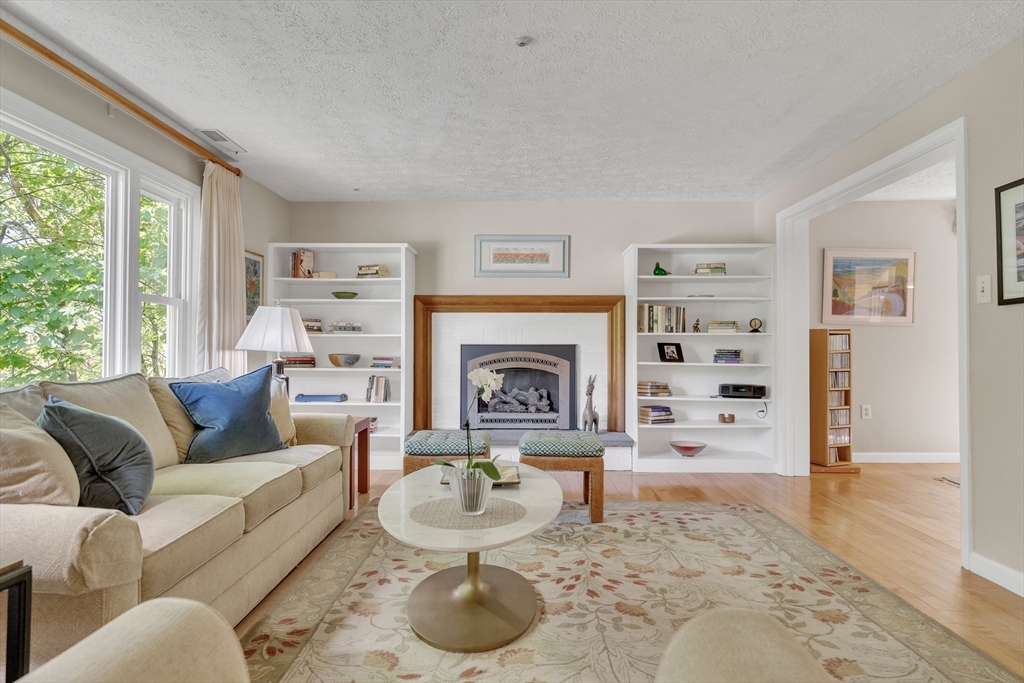 7 Jean Road Lexington, MA 02421 - Photo 3 of 38