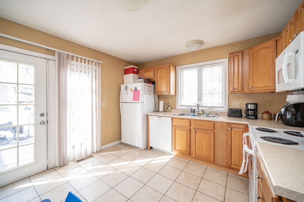 290-292 Page Boulevard Springfield, MA 01104 - Photo 21 of 26 Gallery Image 21