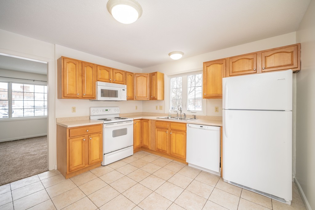 290-292 Page Boulevard Springfield, MA 01104 - Photo 5 of 26 Gallery Image 5