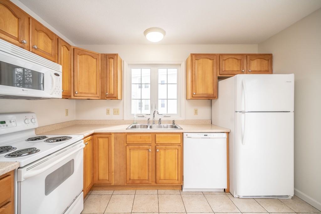 290-292 Page Boulevard Springfield, MA 01104 - Photo 6 of 26 Gallery Image 6