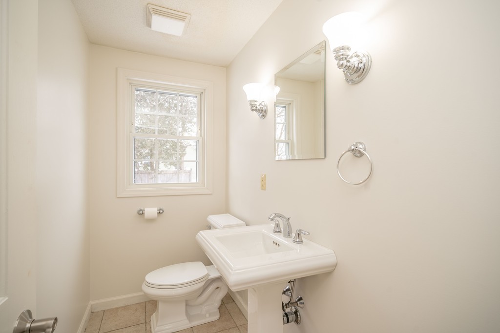 290-292 Page Boulevard Springfield, MA 01104 - Photo 7 of 26 Gallery Image 7