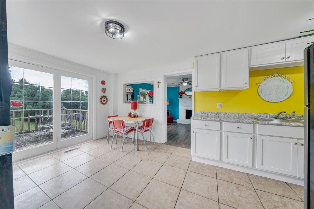 2410 Overlook Road Northeast Roanoke, VA 24012 - Photo 10 of 19 a outdoor space with chairs