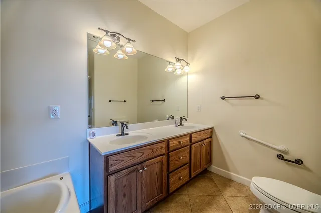 $435,000 | 918 Tuscany Drive, Unit 4M, Camdenton, MO 65020