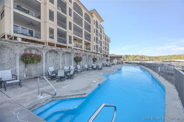 $435,000 | 918 Tuscany Drive, Unit 4M, Camdenton, MO 65020