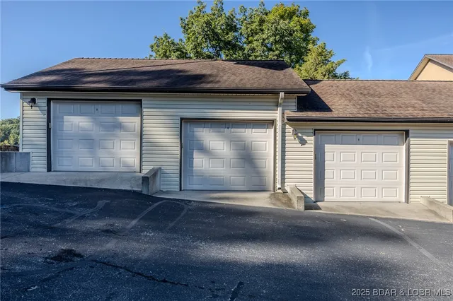 $435,000 | 918 Tuscany Drive, Unit 4M, Camdenton, MO 65020