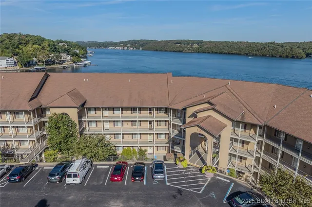 $435,000 | 918 Tuscany Drive, Unit 4M, Camdenton, MO 65020