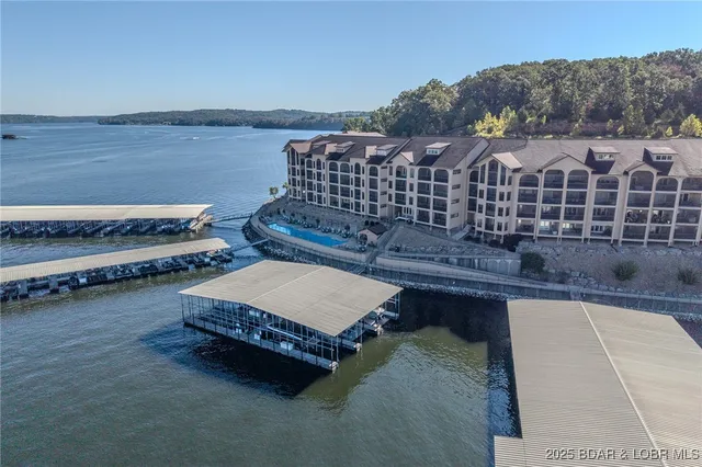 $435,000 | 918 Tuscany Drive, Unit 4M, Camdenton, MO 65020