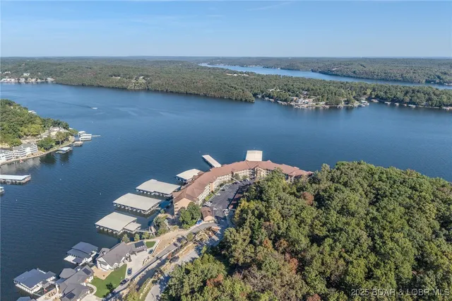 $435,000 | 918 Tuscany Drive, Unit 4M, Camdenton, MO 65020