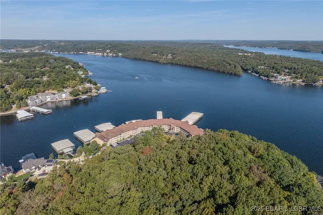 $435,000 | 918 Tuscany Drive, Unit 4M, Camdenton, MO 65020