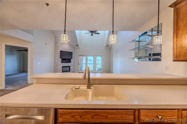 $435,000 | 918 Tuscany Drive, Unit 4M, Camdenton, MO 65020