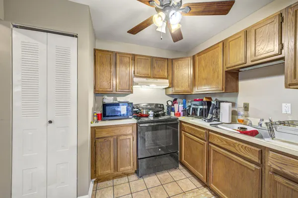 $295,000 | 233 South Hill Drive, Westampton, NJ 08060