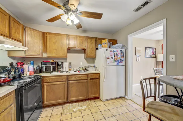 $295,000 | 233 South Hill Drive, Westampton, NJ 08060